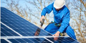 Installation Maintenance Panneaux Solaires Photovoltaïques à Lacoste